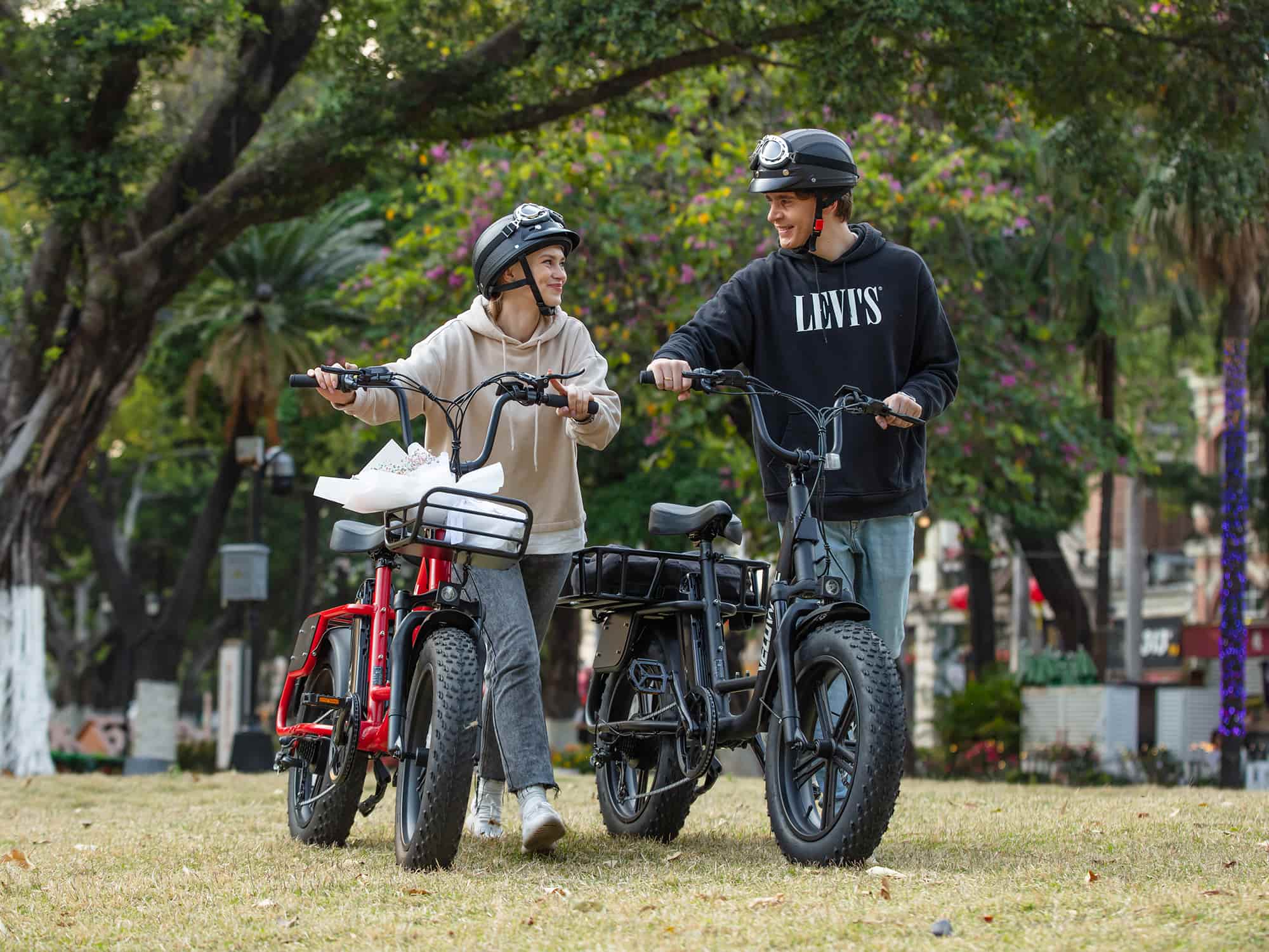 Velowave Prado S electric bike lifestyle view